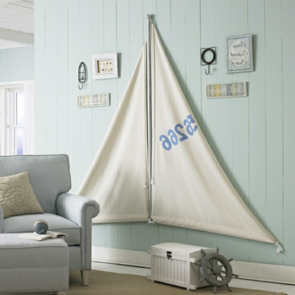 Nautical purje-olohuone-meri-look-decoration-do-it-yourself-mielenkiintoinen seinä-design-sohva sen vieressä