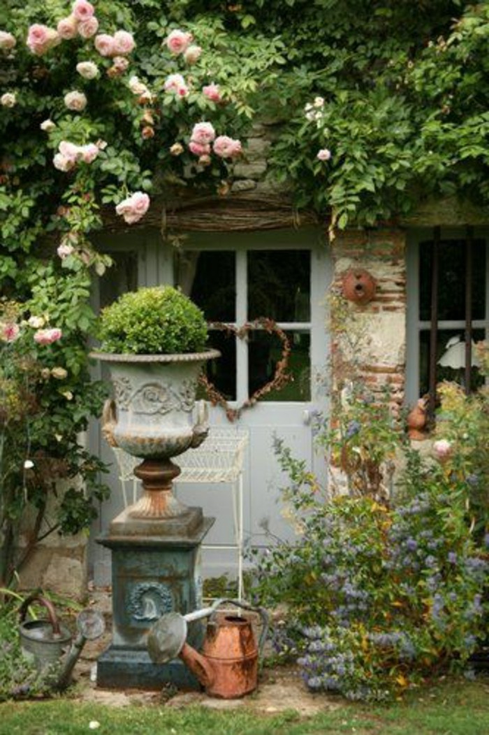 Опърпан Chic градина деко катерене рози къща