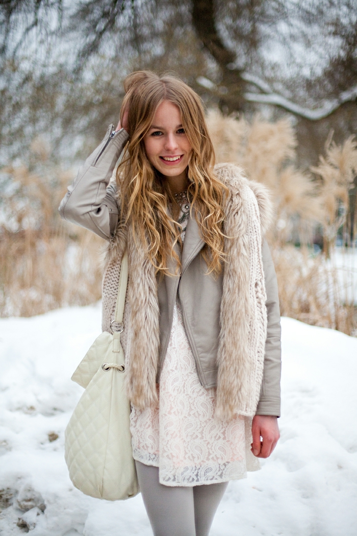 Skandinavishe modni djevojka siva jakna