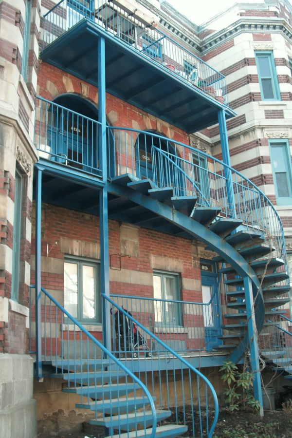 دوامة الدرج في وزرقاء اللون فكرة