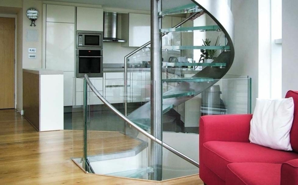 escalier avec-très-belle-design-et-verre en spirale étapes