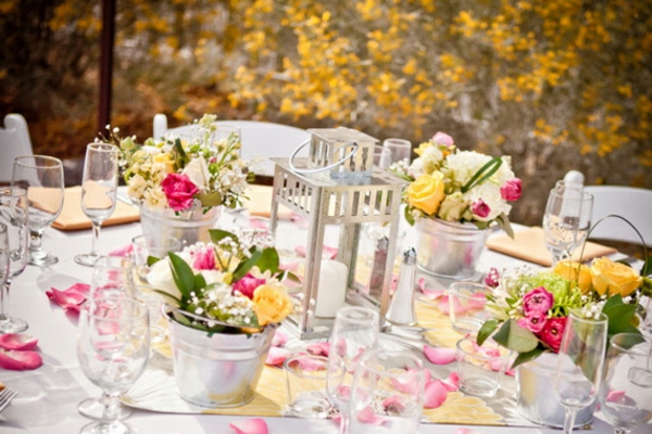 asztal-deco-sárga-rózsaszín-with-szemüveg