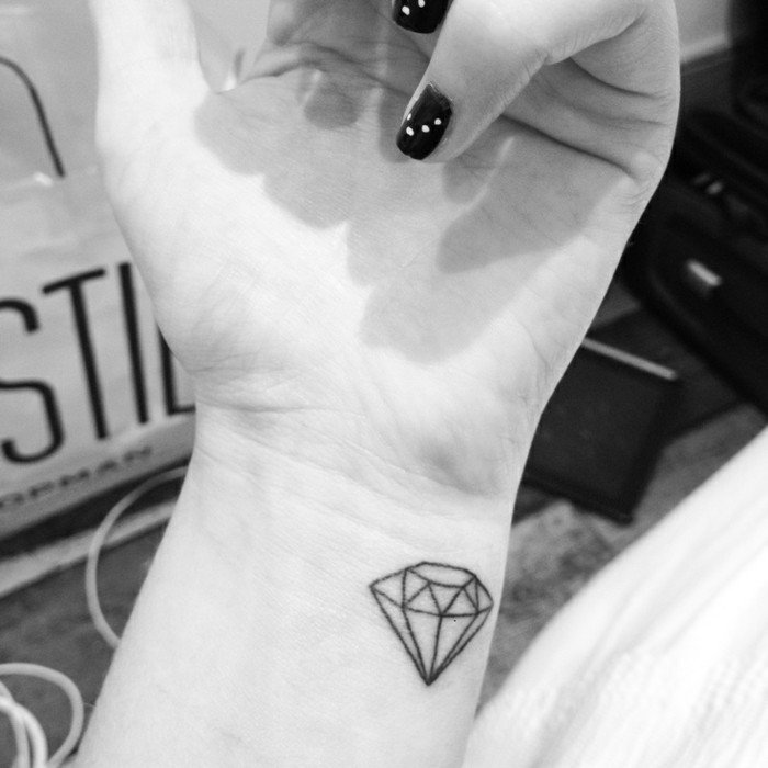 Tattoo csuklóján Nő Tattoo Diamond