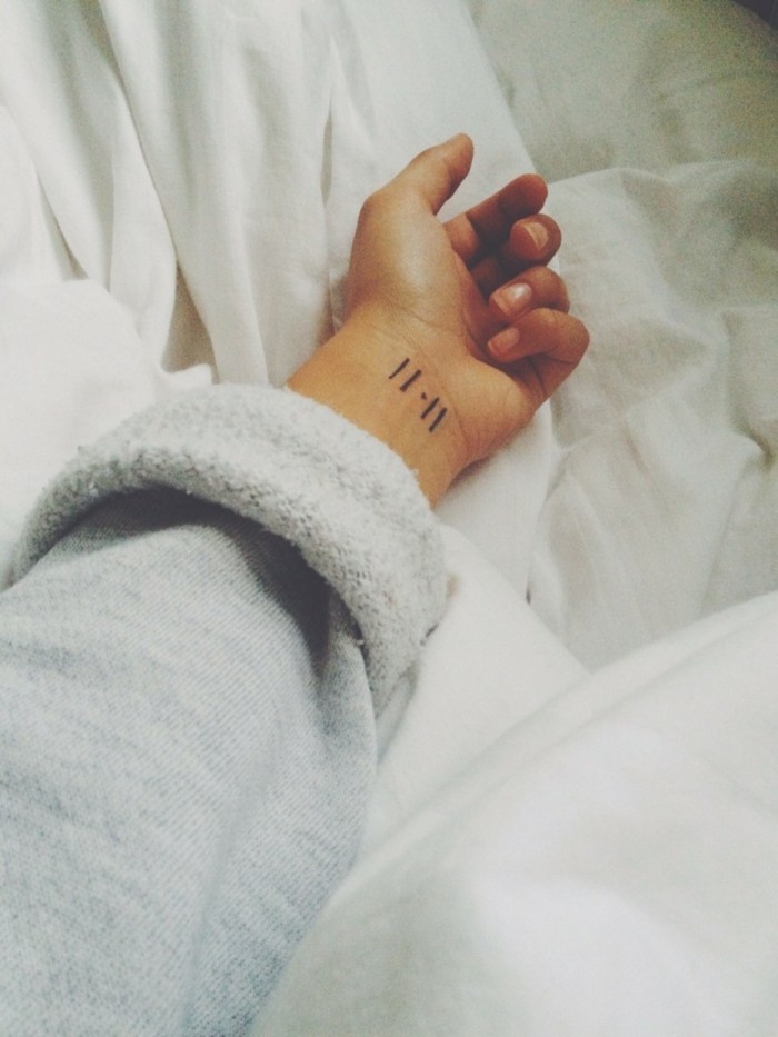 Tetovaža na zglob tetovaža simbola