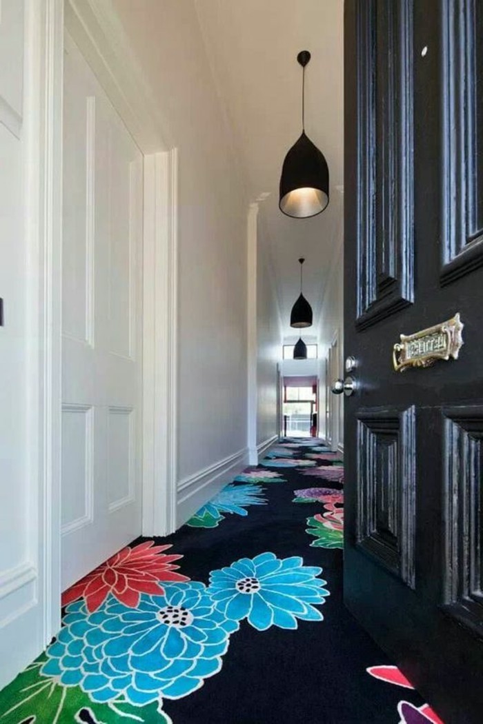 Tepih-u-katu s šarenim cvjetnim grafike-wohnideen-koridor