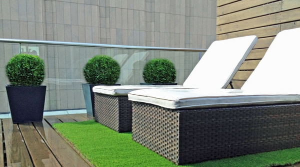 Terrasse avec-gazon artificiel - et du parquet