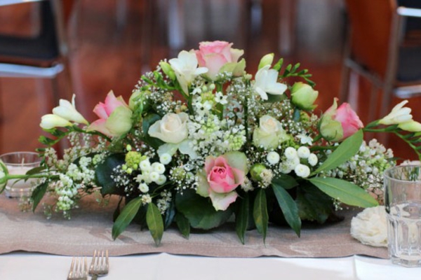 Táblázat szabályokat-for-esküvő-virágdíszek rózsák