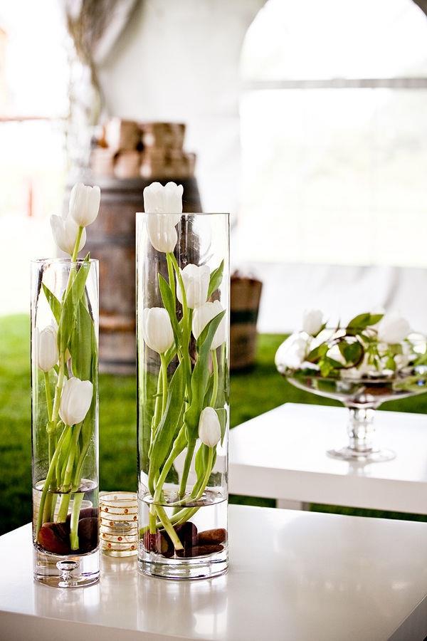 Tulipanes-en-vasos-decoración idea