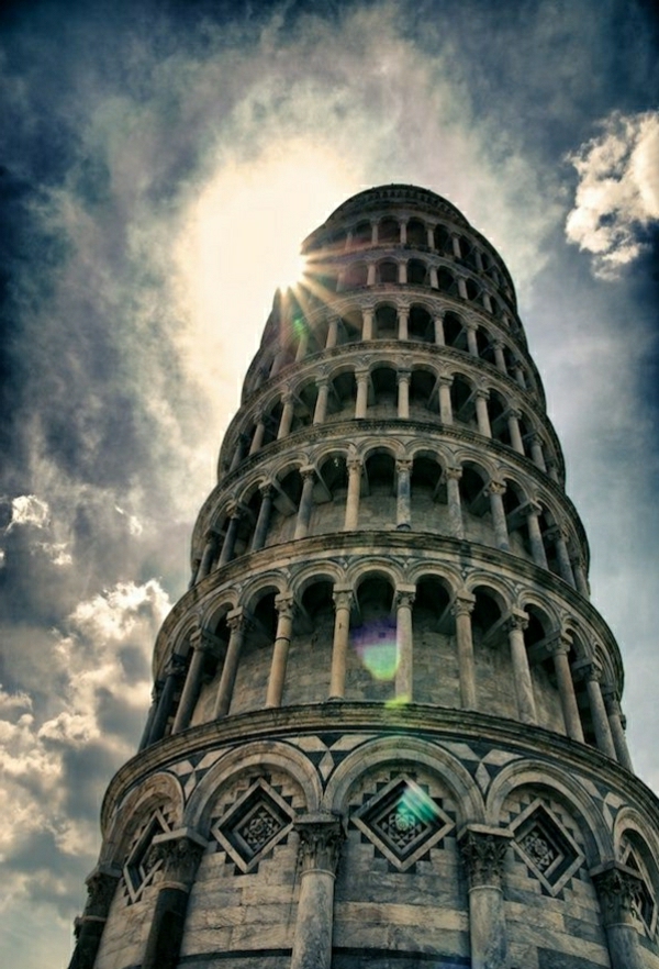 Pisa torony ég nap