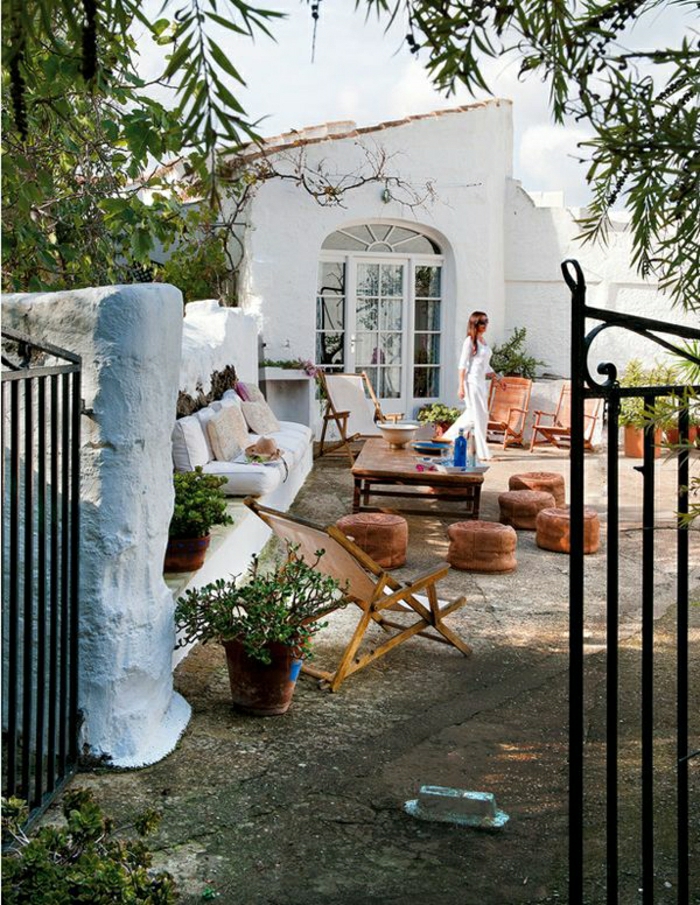 tabouret de style Villa-Minorque-Espagne-Méditerranée pots chaises longues de fleurs