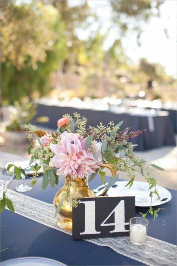 Vintage vjenčanje-fantastični-cvjetni aranžmani - za Table