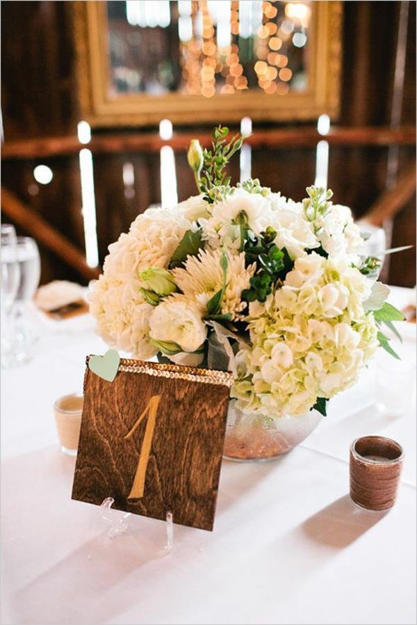 Vintage сватба-фантастичен-Blumendeko по маса