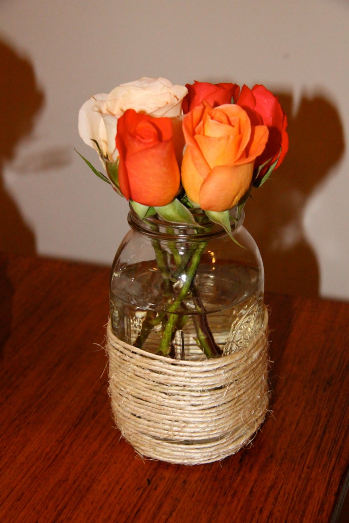 Decorar vasos grandes - diseño simple con rosas