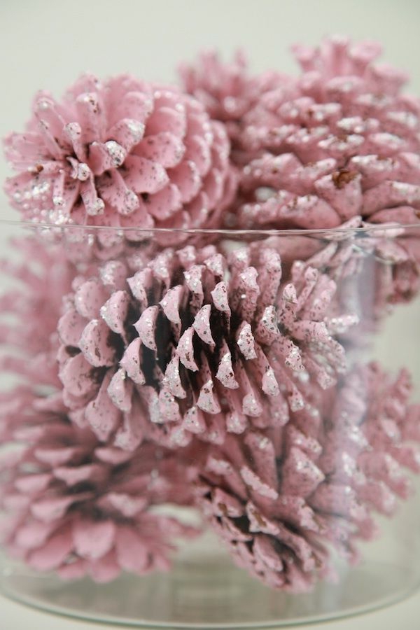 Коледна украса самата-калайджия-розов конуси