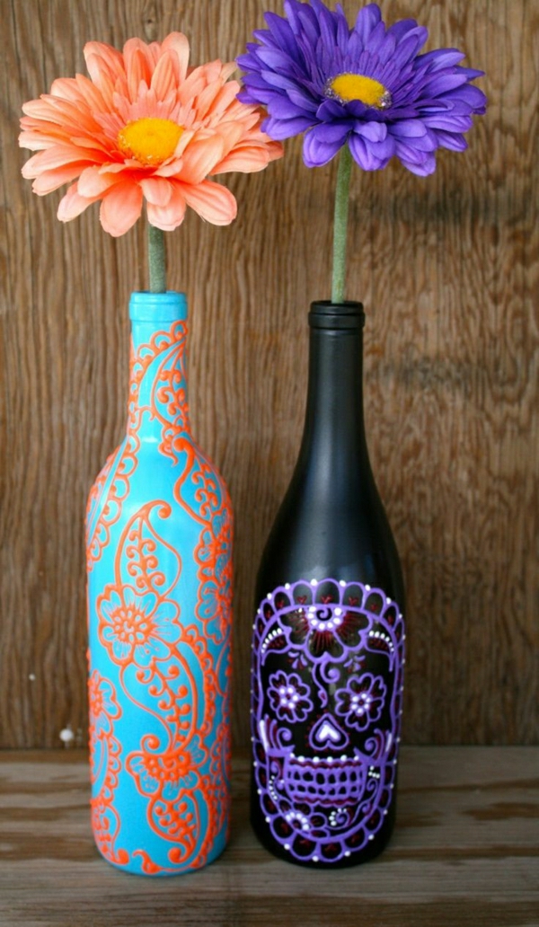 शराब की बोतल मेंहदी सजावट बॉक्स नीली नारंगी काले और बैंगनी जरबेरा