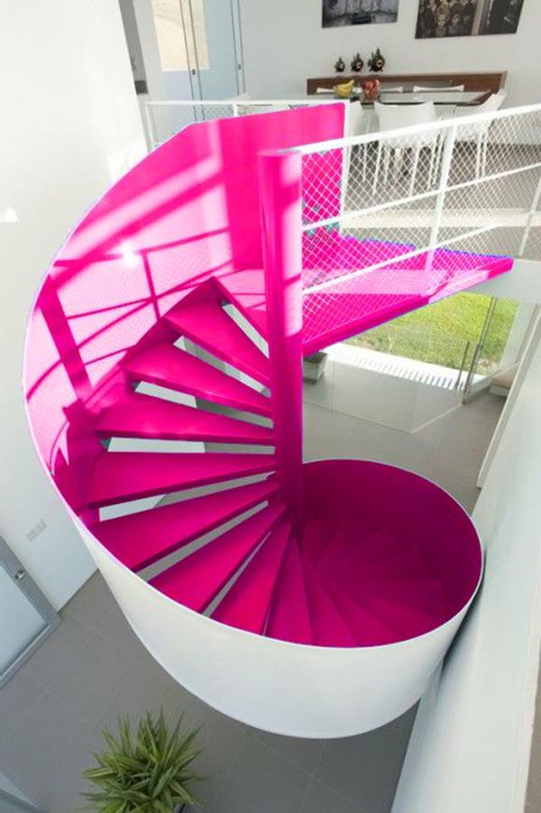 Πανών σκάλες-με-υπερ-μοντέρνο σχεδιασμό σε ροζ
