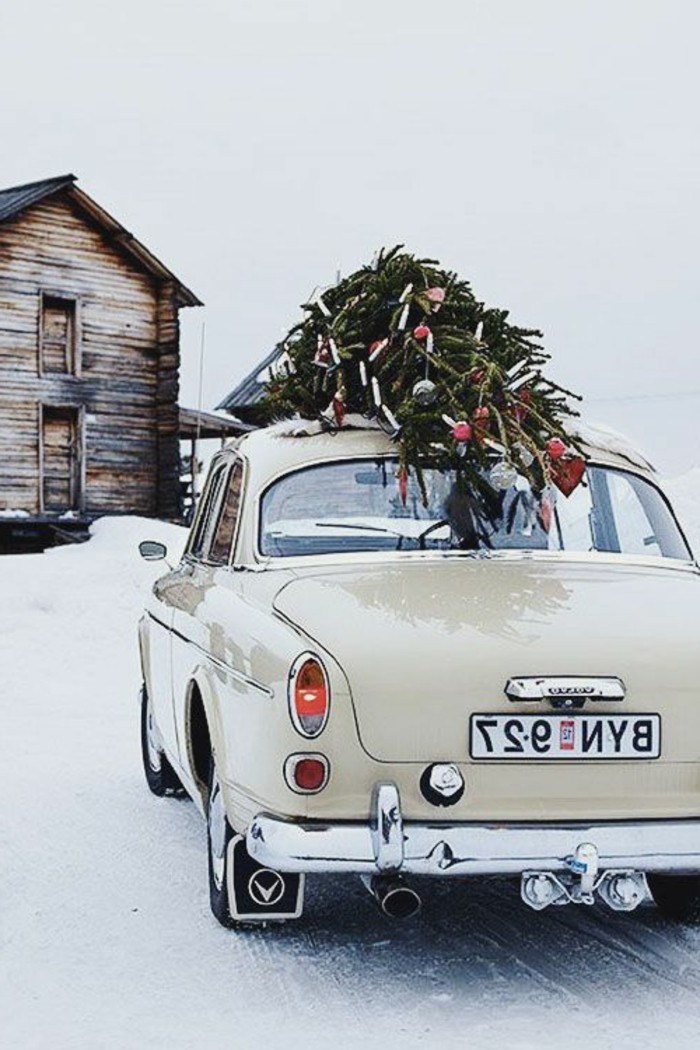 Téli képek karácsonyi klasszikus modell Volvo Tannenbaum
