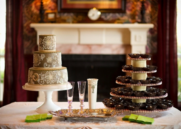 pastel fresco en una mesa de celebración