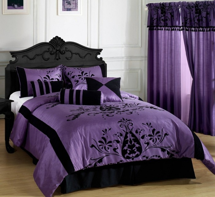 Стая за декориране пурпурни завеси и спално бельо