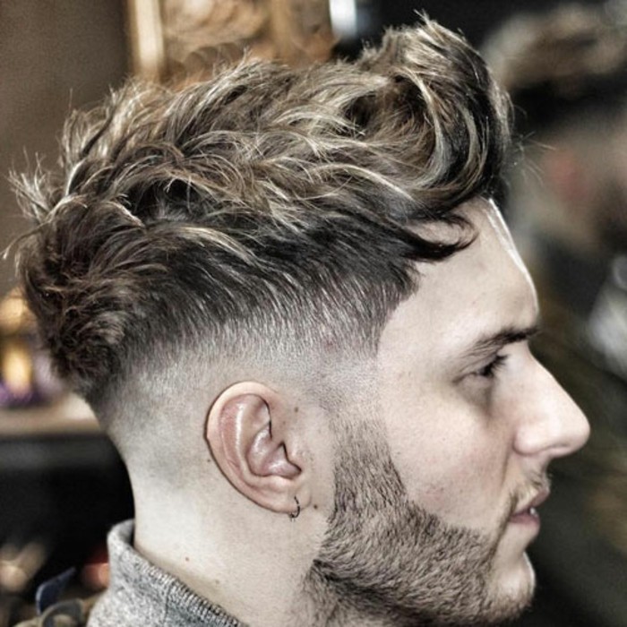 struja-frizure-za-ljudi-srednja dužina kose strukturirane-Beard valovite dlake