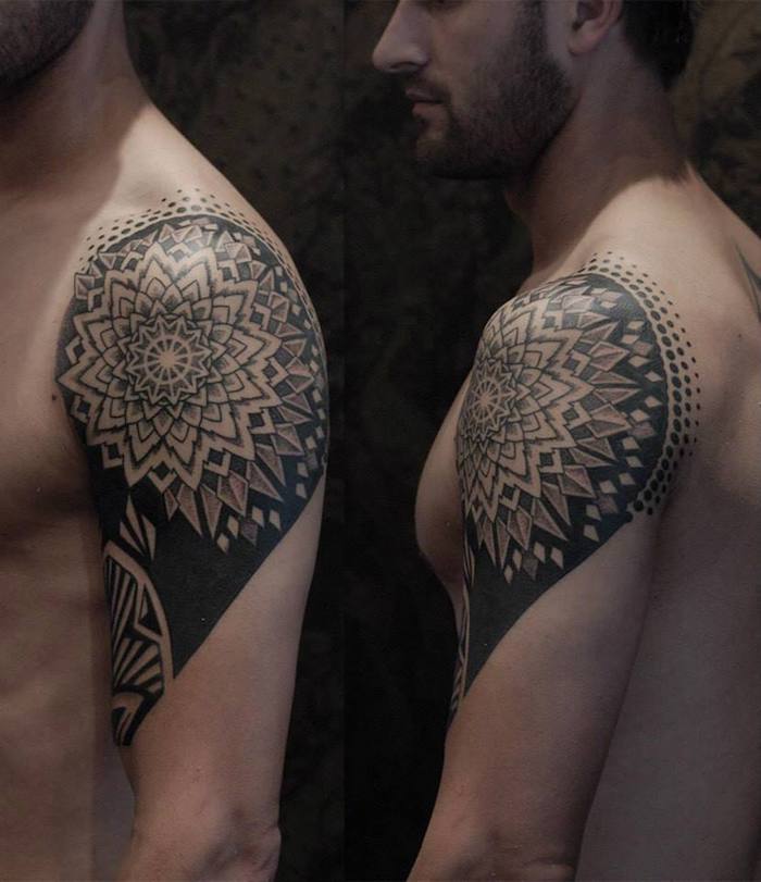Blackwork татуировка Mandala татуировка татуировка геометрия на рамото и горната част на ръката