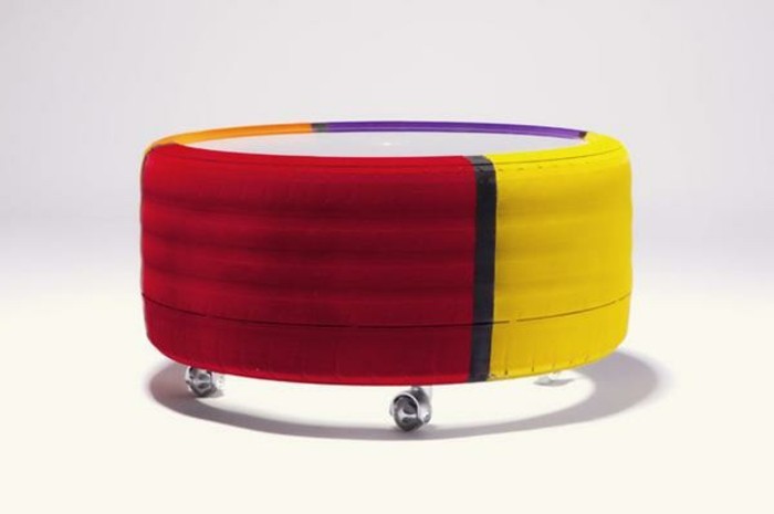 рециклирането на използваните гуми съвременните DIY-мебели-столче-в-двуцветен