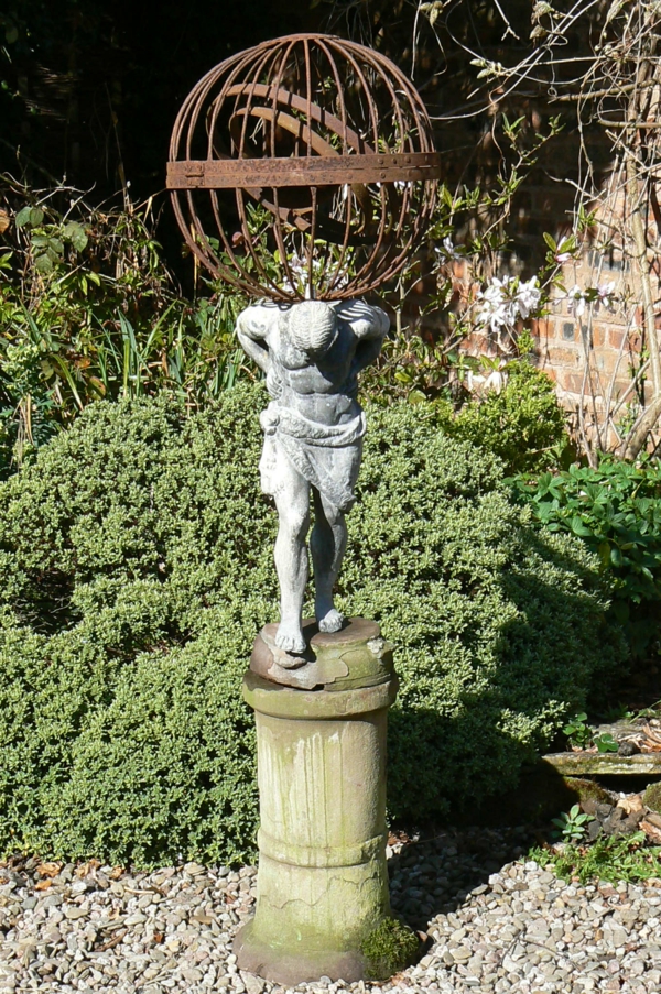античен Gartendeko-статуя-в-градина