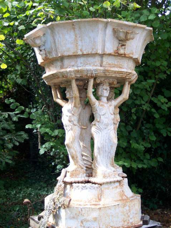 Статуята античен Gartendeko ваза