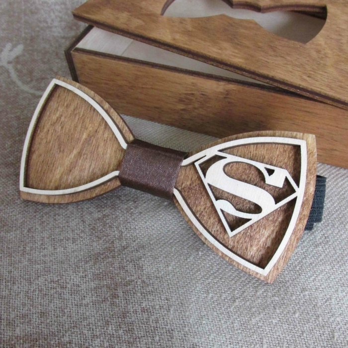 odijelo-s-fly Drvo-fly-s-likovima-of-Superman-moderne-i-lijepih-ideja-za-ormar