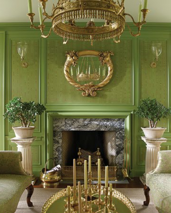 aristokraattinen vaikutus-olohuone-seinä-väri-oliivi-vihreä-tyylikäs kattokruunu