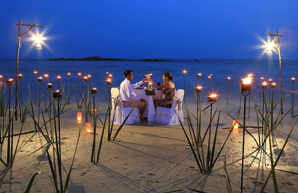 zapanjujući-romantični-ideje-na-plaži