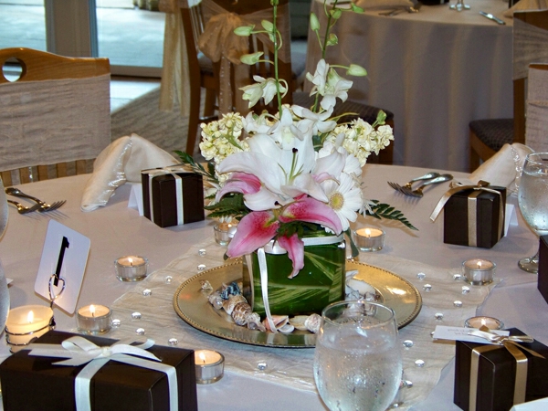 autodeko za vjenčanje-moderni dizajn-bijeli cvjetovi