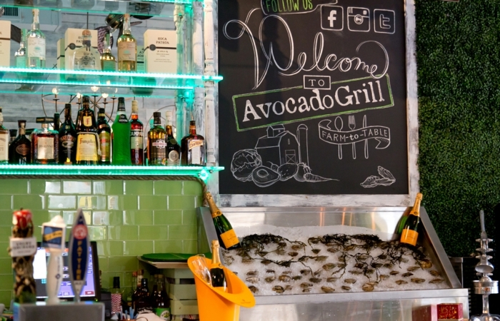 Jedući avokado u bilo kojem trenutku zdrave masti daju puno energije avokado restoran nudi sve s voćem