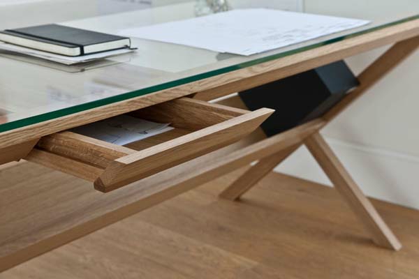 design íróasztal - modern fa fiókok