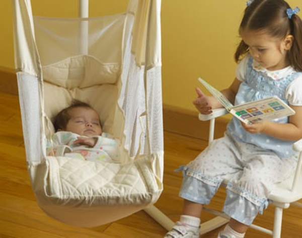 baby-függőágy-a-lány-olvasás-a-tündér-to-the-kis-baba
