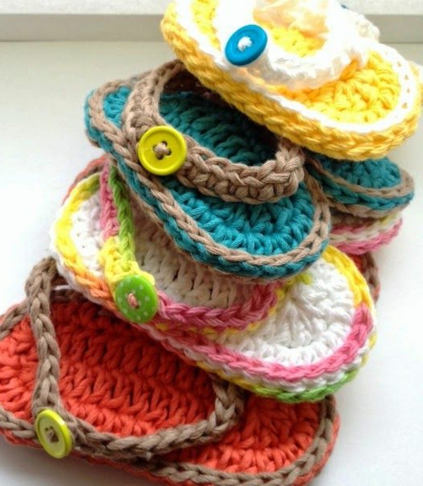 sandalias de bebé --con-flores de ganchillo - hermosas ideas-crochet-para-baby-crochet-gran-diseño-häkeln-