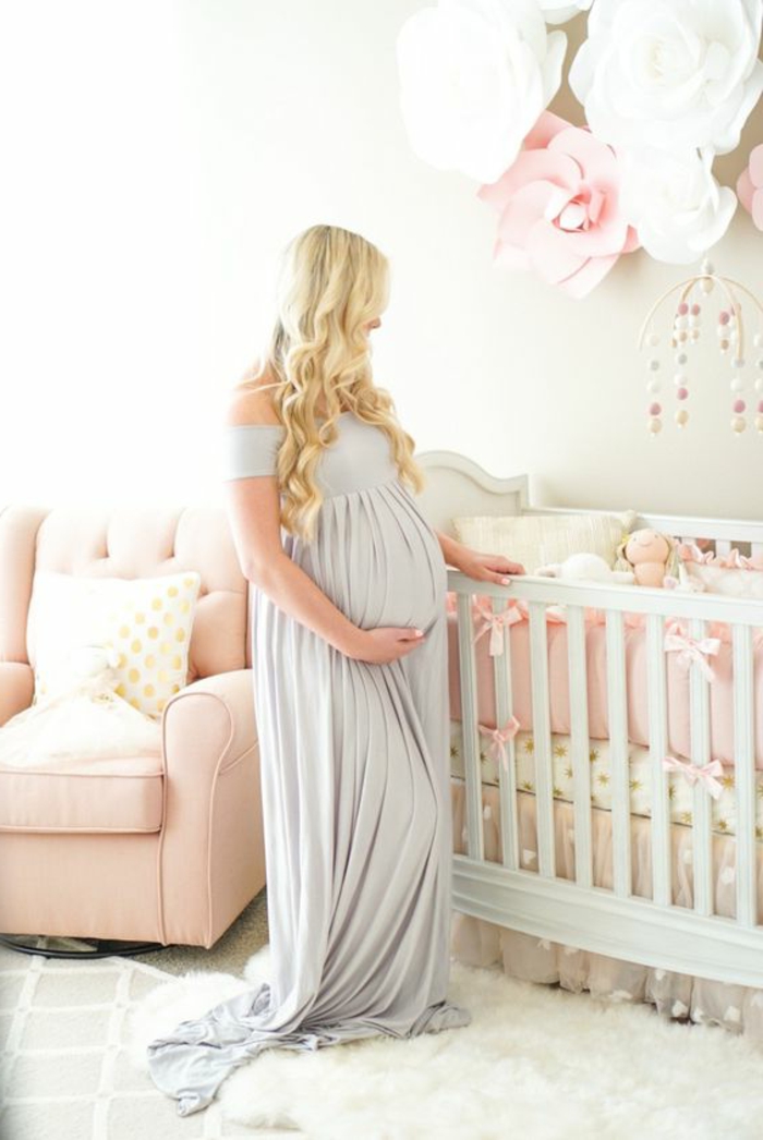 غرفة الطفل رمادي وردي تصميم فكرة بسيطة لائقة الأم الحامل ينتظر لها الورود ديكو الطفل الورقة
