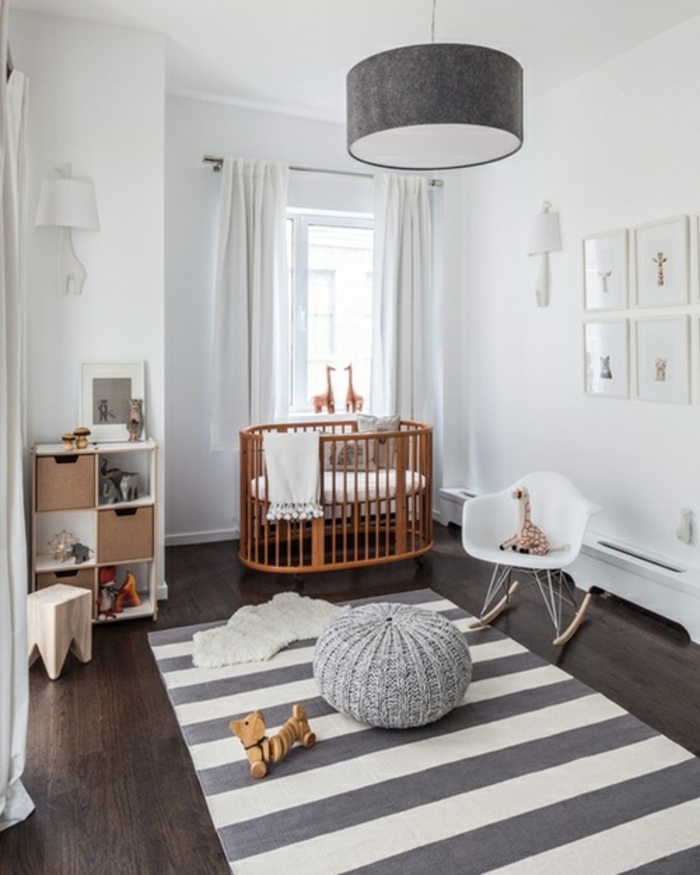 Babyroom-design-grand-gris-lampe-tapis moderne