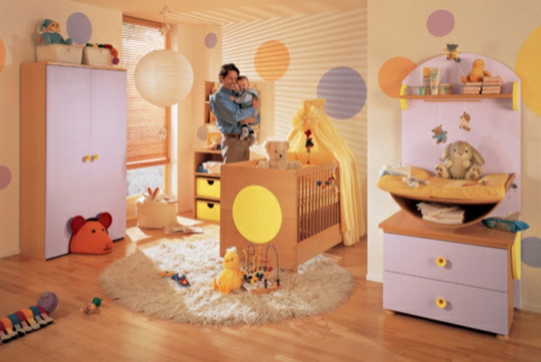babyroom-цветен дизайн стена цвят-кайсия-розова