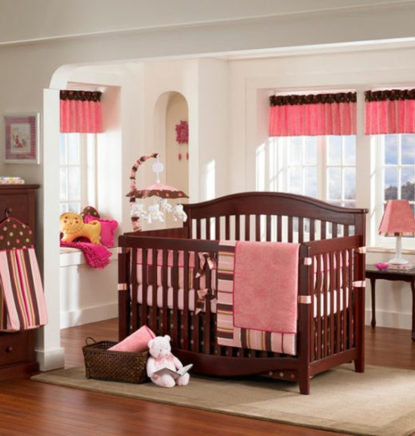 Rosy couleur pour la conception de la chambre de bébé