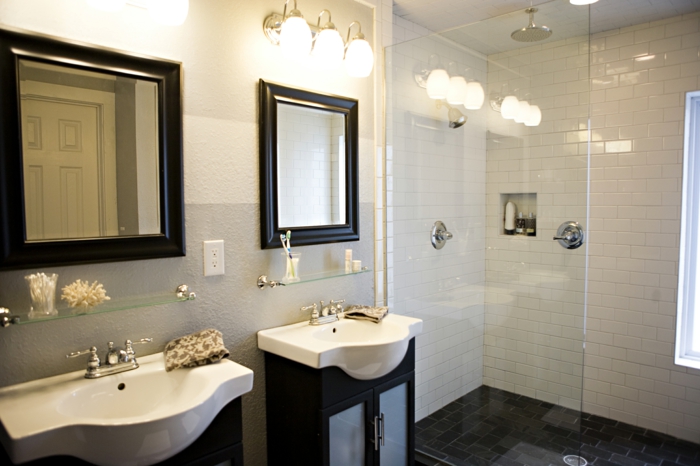 μπάνιο επίπλωση-ιδέες-δύο τετραγωνικών καθρέφτη