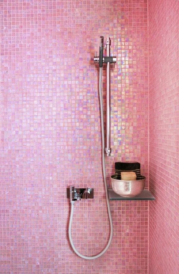 fürdőszoba-design-rózsaszín csempés-zuhanyzós fürdőszoba-ötletek