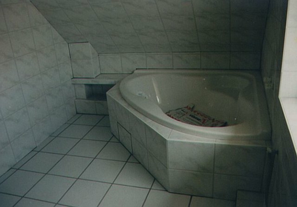 حمام-بانيو-بلاط-فكرة-بنتهاوس الحديثة