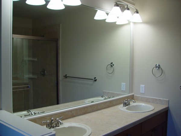 μεγάλη-μπάνιο καθρέφτη-φωτισμού-όμορφα-μπάνιο σχεδιασμού