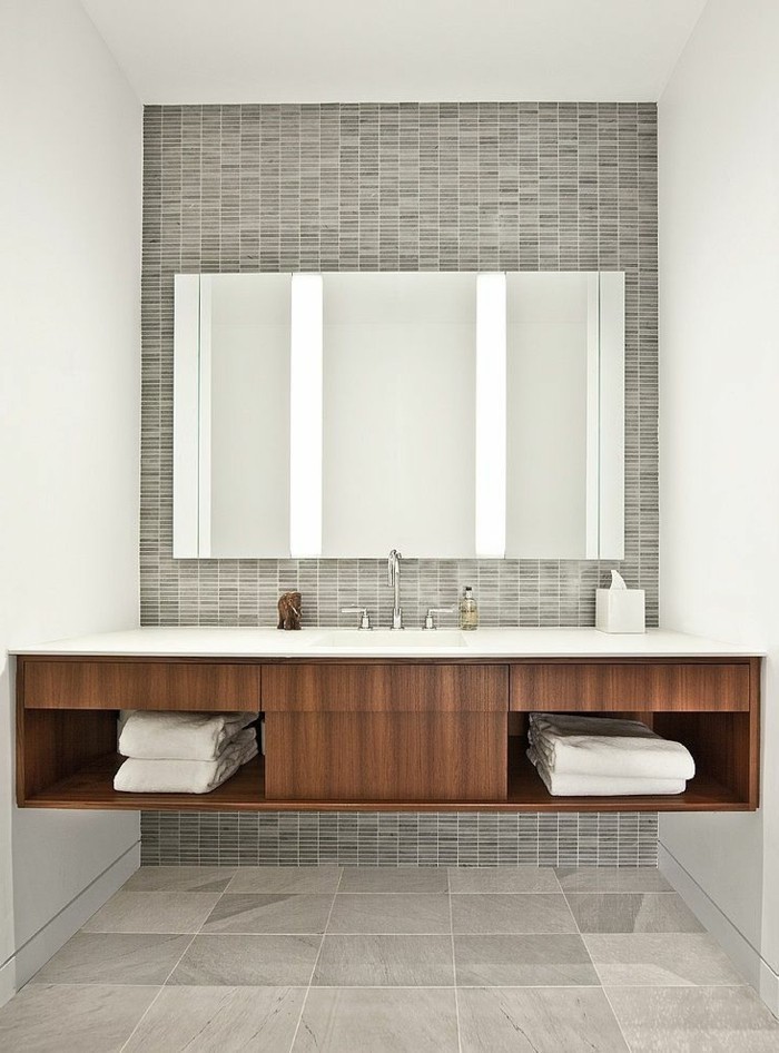 مرآة الحمام مع الإضاءة للاهتمام الجدار التصميم
