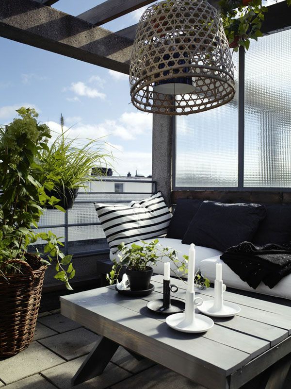 балкон мебели-тераса-разкрасяване-тераса-деко-идеи-балкон-направи-балкон маса дърво