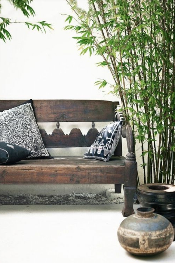 бамбук ваза-преди-а-модерен диван