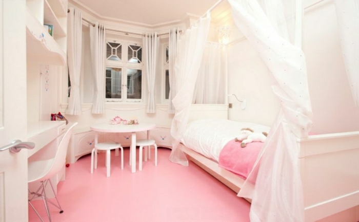 芭比-Haus卧室粉红色的地面