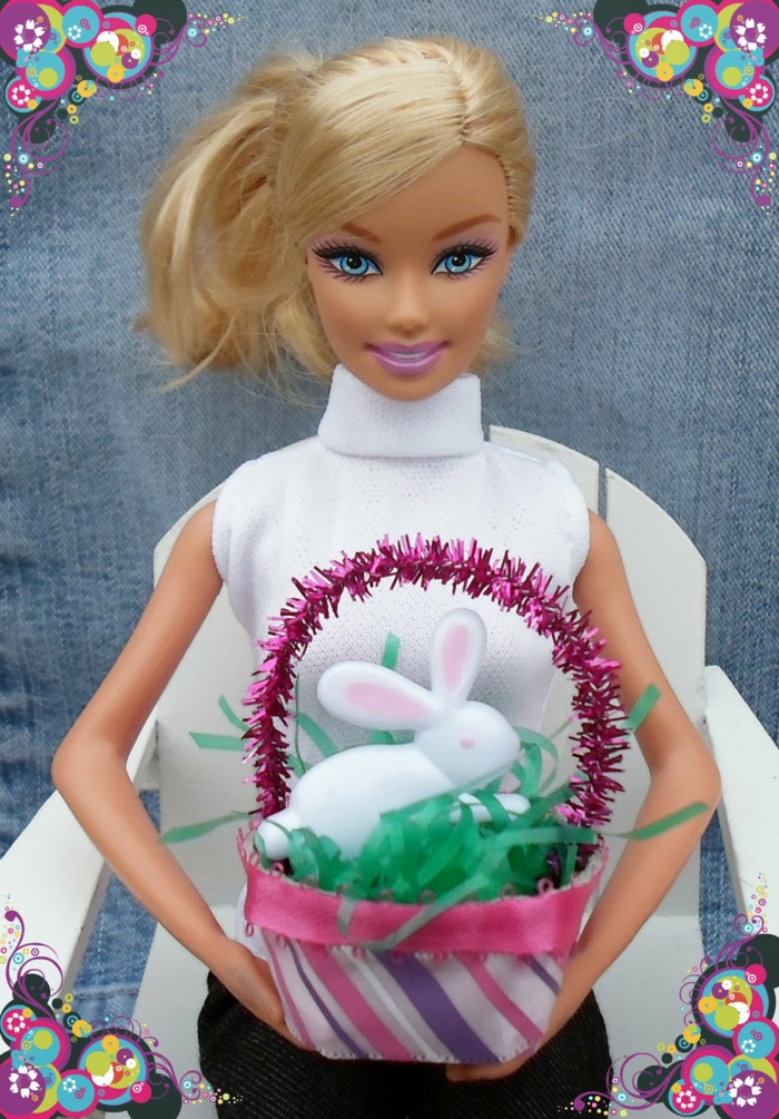 куклата на Барби с коша отгоре - великденски занаяти с картонена кутия за яйца