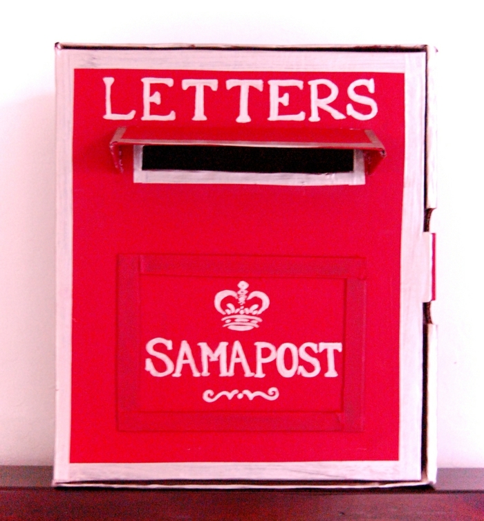 Изработване на идеи с кутия за обувки - червена пощенска кутия, боядисана с малка корона